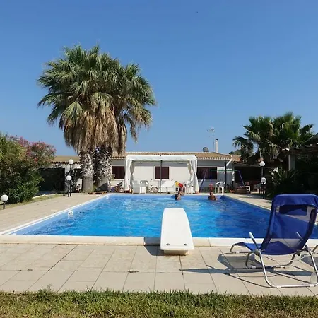 Casa Di Costanza E Flavia Homestay *
