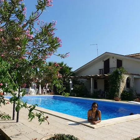 Casa Di Costanza E Flavia Homestay *