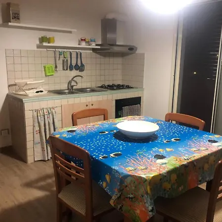 Casa Di Costanza E Flavia בית אירוח פונטה סקה