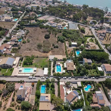 Casa Di Costanza E Flavia בית אירוח פונטה סקה